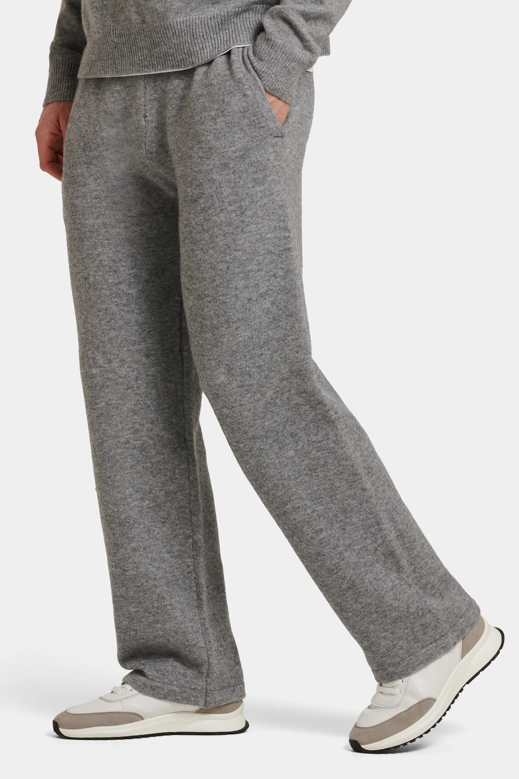 THE SAVONA JOGGER - Image 20
